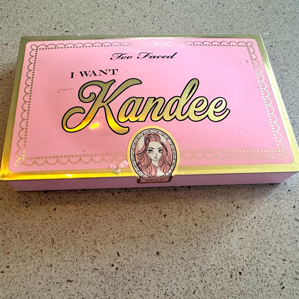 Too Faced- I want Kandee Eyeshadow Palette